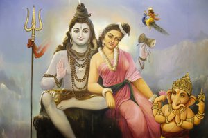 Jalaram Prathna Hindu-Tempel, Leicester. Fresko, das Shiva, Parvati und Ganesh darstellt. Vereinigtes Königreich von Unbekannt
