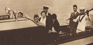 König Edward kehrt von der Insel Rab zu seiner Yacht zurück