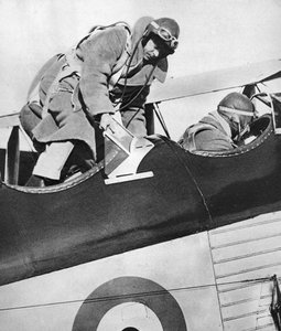 König Edward VIII. in einem Flugzeug, 1936