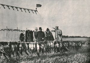 König Edward VII. inspiziert die Beute auf dem Sherborne Estate, 1902, 1910