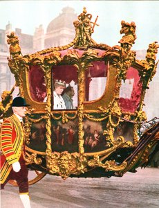 König George V und Königin Mary in der historischen Staatskutsche, ca. 1935