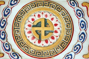 Kong Meng San Phor Kark See Kloster. Buddhismus-Symbol: Swastika, 20160819, Singapur von Unbekannt