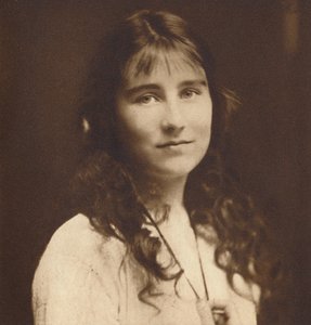 Lady Elizabeth Bowes-Lyon als junges Mädchen, ca. 1917, 1937