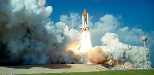 Start des Space Shuttle Challenger vom Kennedy Space Center, Florida, USA, 1985 von Unbekannt
