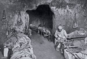 Wohnquartiere in einer französischen Höhle, Erster Weltkrieg, 1915