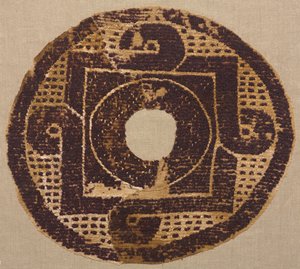 Gekreister Rundel von einer Decke oder einem Überwurf, 300-400 n. Chr.