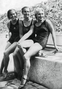 Medaillengewinnerinnen vom Plattform-Turmspringen, Olympische Spiele Berlin, 1936 von Unbekannt