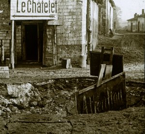 Verminte Kreuzung, Le Chatelet, Frankreich, ca. 1914-1918 von Unbekannt