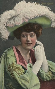 Miss Ruth Lytton von Unbekannt