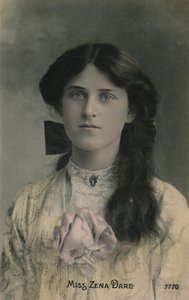 Miss Zena Dare, 1887-1975, um 1930 von Unbekannt