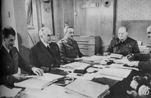 Mr. Churchill auf einer Konferenz an Bord eines Schiffes, 1943-1944 von Unbekannt