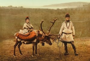 Norwegen. Lappen (Samen) mit einem Rentier von Unbekannt