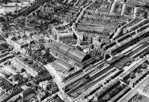 Olympia und das Hauptquartier der Post Office Savings Bank, London, 1926-1927