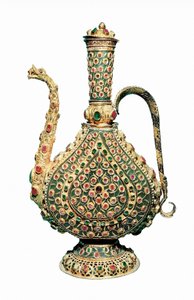 Osmanische Kunst: Goldkrug, mit Edelsteinen eingelegt. Goldschmiedekunst 17. Jahrhundert von Unbekannt