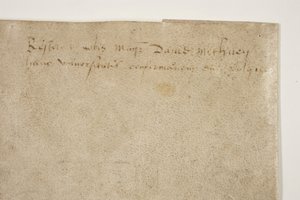 Päpstliche Bulle zur Bestätigung der Charta von Bischof Henry Wardlaw, verso von Unbekannt