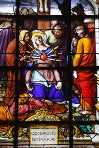 Paris, Frankreich Kirche Saint Laurent Buntglasfenster: Die sieben Schmerzen Mariens, Paris, Frankreich von Unbekannt