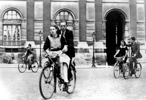 Pariser reisen mit dem Fahrrad, deutsch besetztes Paris, Juli 1940