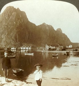 Malerisches Svolvaer, eine nördliche Fischereistation, Lofoten-Inseln, Nordnorwegen, ca. 1905 von Unbekannt
