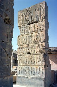 Säulenrelief aus der Halle der Hundert Säulen, Achämenidenzeit, 5. Jahrhundert v. Chr. von Unbekannt