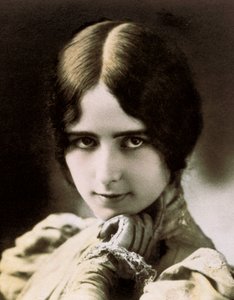 Porträt von Cleo de Merode. Fotografie, ca. 1900 von Unbekannt