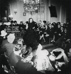Präsentation der Frühjahrskollektion des französischen Modedesigners Jacques Fath, Paris, März 1944