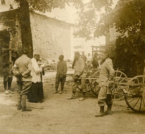 Priester, der im Freien die Messe liest, ca. 1914-1918 von Unbekannt