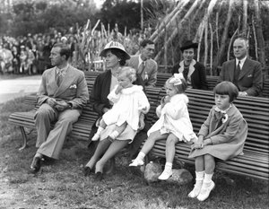 Prinz Gustav Adolf, Prinzessin Sibylla und Kinder, Kindertag, Stockholm, Schweden, 1938