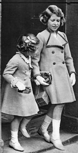 Prinzessin Elizabeth und ihre Schwester, um 1936
