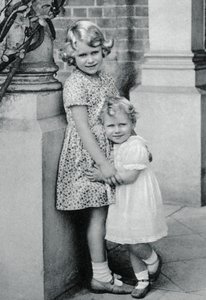Prinzessinnen Elizabeth und Margaret Rose, 1932, 1937 von Unbekannt
