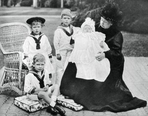 Königin Victoria mit ihren Urenkeln im Osborne House, Isle of Wight, 1900