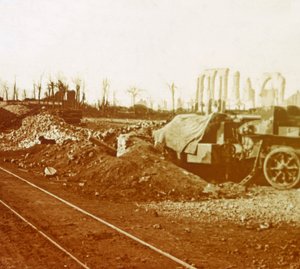 Eisenbahnlinien im Dorf Noordschote, Flandern, Belgien, ca. 1914-1918 von Unbekannt