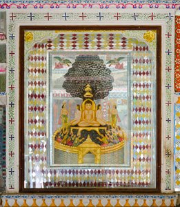 Reich verzierte religiöse Kunst in einem Raum im Patwon ki Haveli Herrenhaus aus dem 19. Jahrhundert, Jaisalmer, Rajasthan, Indien (Foto) von Unbekannt