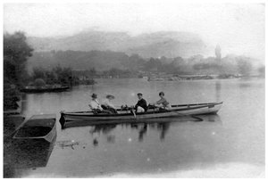 Rudern auf einem See, ca. 1900-1919