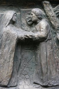 Saint-Pierre de Montmartre Kirche: Notre-Dame-Tor Skulptur: Jesus trifft seine Mutter auf der Via Dolorosa, Paris, Frankreich von Unbekannt