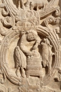 Basilika Saint Denis. Zentrales Portal. Landwirtschaftlicher Kalender, 20150919, Saint-Denis, Frankreich