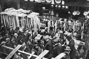 Samstag auf dem Berwick Street Market, Soho, London, 1926-1927 von Unbekannt