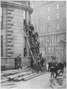 Diener-Feuerwehr im Hotel Cecil, London, um 1903 von Unbekannt