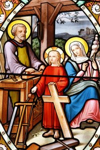 Schrein Unserer Lieben Frau von La Salette Buntglasfenster Jesus in der Werkstatt seines Vaters, La Salette, Frankreich