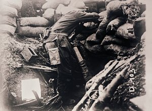 Soldat in den Schützengräben, ca. 1914-1918