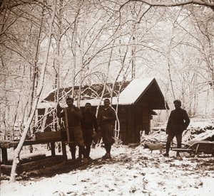 Soldaten im Schnee, Forêt de la Reine, Frankreich, um 1914-1918 von Unbekannt