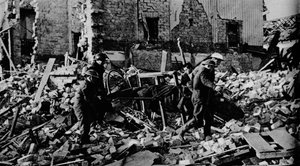 Südwales hatte Anfang des neuen Jahres seine Runde. Eine Tragegruppe bringt einen Verletzten in Sicherheit, 19 von Unbekannt
