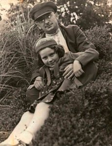 Sowjetpolitiker Lawrenti Beria mit Josef Stalins Tochter Swetlana Allilujewa, UdSSR, 1930er