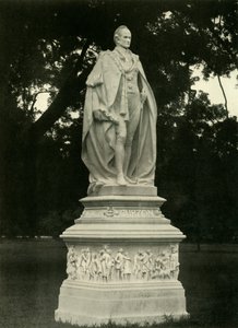 Statue von Lord Curzon im Garten der Victoria Memorial Hall, 1925 von Unbekannt
