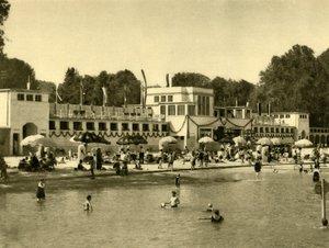 Schwimmen im Traunsee, Gmunden, Oberösterreich, um 1935