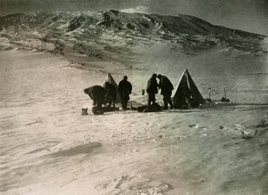Das Lager 7000 Fuß hoch auf dem Mount Erebus von Unbekannt