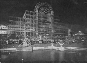 Der Kristallpalast beleuchtet von Brock, 1900 von Unbekannt