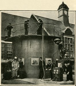 Der Tauchertank in Portsmouth, wo Taucher ausgebildet werden, 1901 von Unbekannt