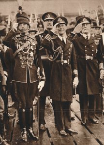 Der Herzog von York und Prinz Heinrich begrüßen den Prinzen von Wales in Portsmouth, 1925 von Unbekannt