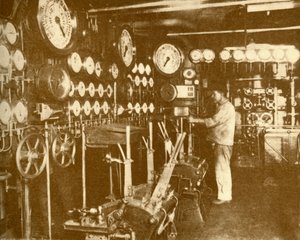 Die Hauptmaschinensteuerungsplattform der Aquitania, ca. 1930
