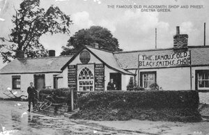 Die berühmte alte Schmiede, Gretna Green, Dumfriesshire, Schottland, 20. Jahrhundert von Unbekannt